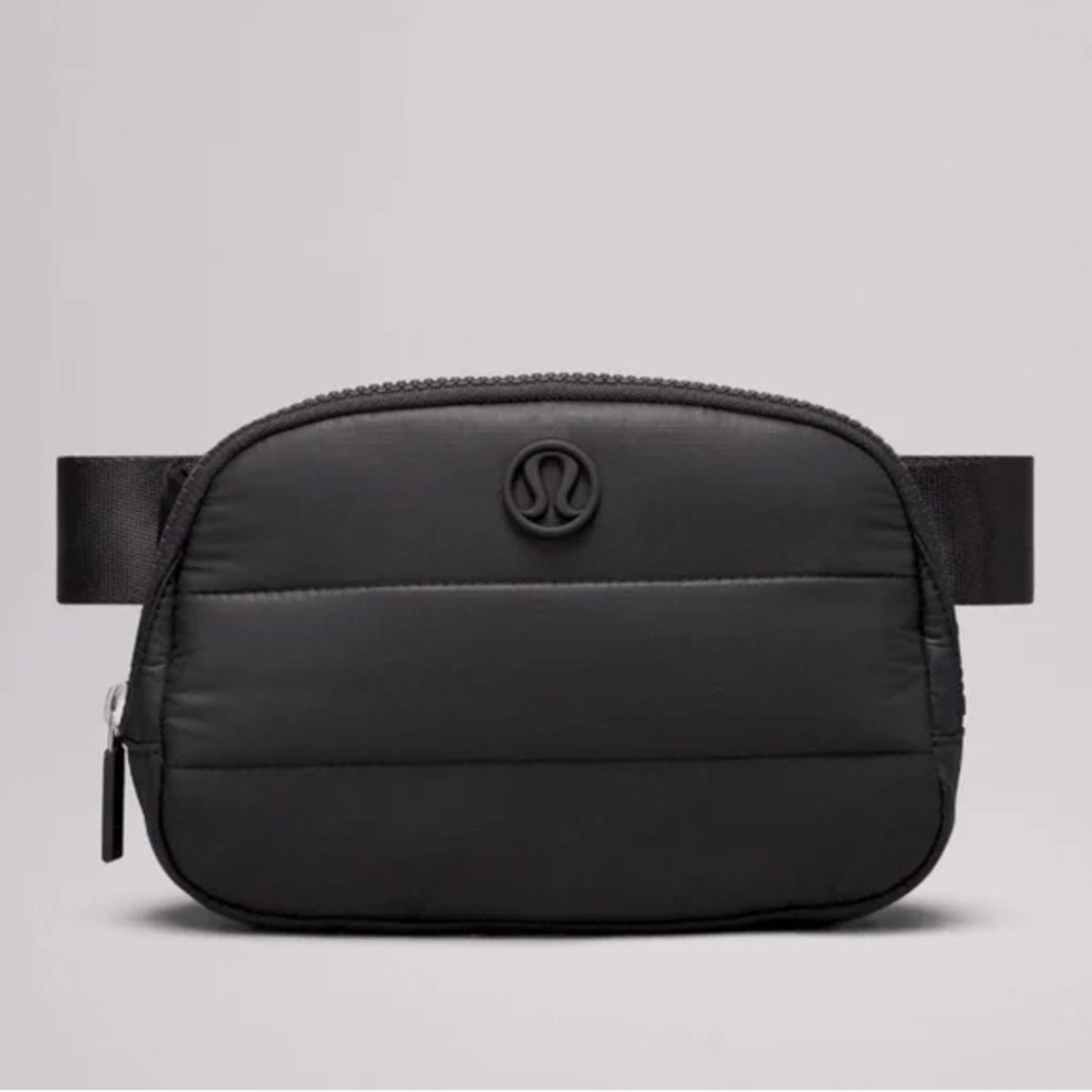Lululemon puffer belt bag new